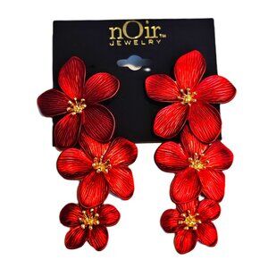 Noir Flower Design Earrings